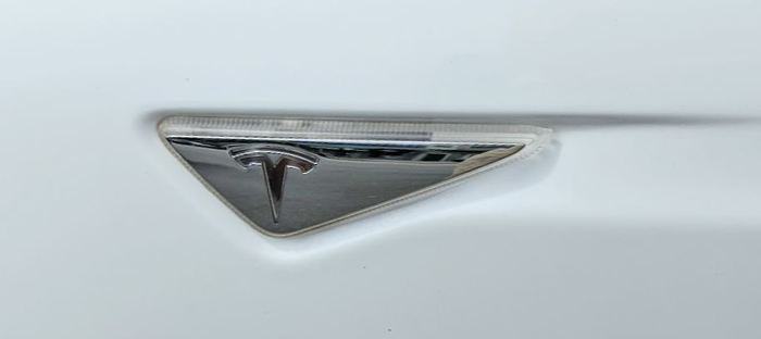 Tesla AP1 Side Panel Turn Signal